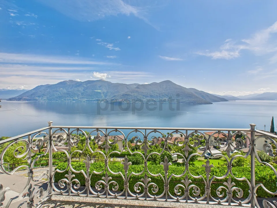 Gemütliches Einfamilienhaus mit atemberaubendem Blick auf den Lago Maggiore in Brissago