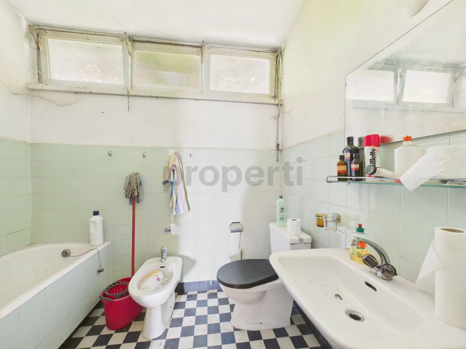 Spacieuse villa de 9 pièces avec vue sur le lac, Viganello (ou investissement pour les constructeurs, voir description) – photo 9 sur 28