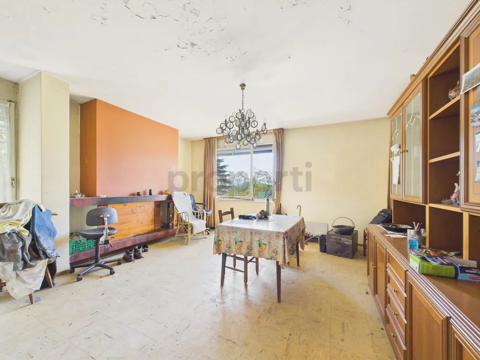 Geräumige Villa mit 9 Zimmern und Seeblick, Viganello (oder Investition für Bauherren, siehe Beschreibung)