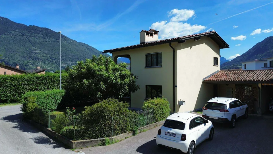 Charmantes Einfamilienhaus mit Garten in Camorino