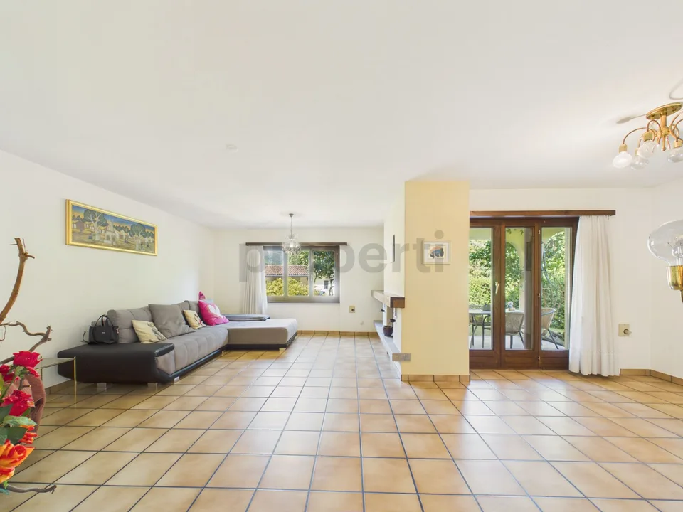 Charmantes Einfamilienhaus mit Garten in Camorino
