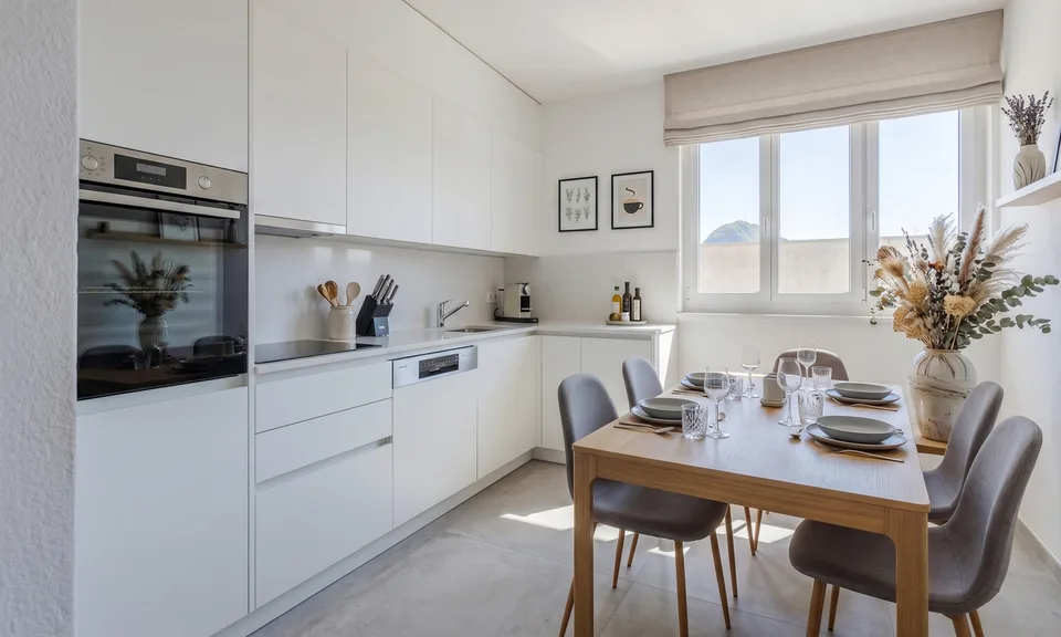 GERÄUMIGE 5.5 ZIMMER MIT OFFENEM BLICK WENIGE SCHRITTE VON LUGANO ENTFERNT