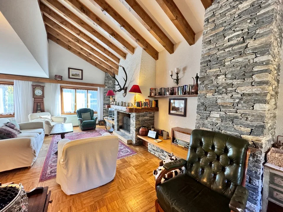 Chalet d'Exception avec Appartement Indépendant à deux pas du Golf Ballesteros. / Ref. 1007-675