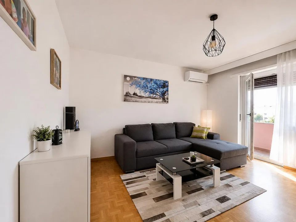SEMENTINA - 3,5 ZIMMER WOHNUNG ZUM VERMIETEN MIT AUTOABSTELLPLATZ UND TERRASSE