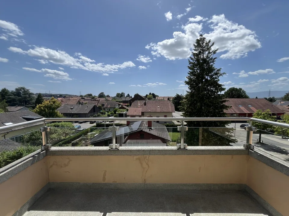 Großes 2.5-Zimmer-Apartment mit Balkon in Echallens
