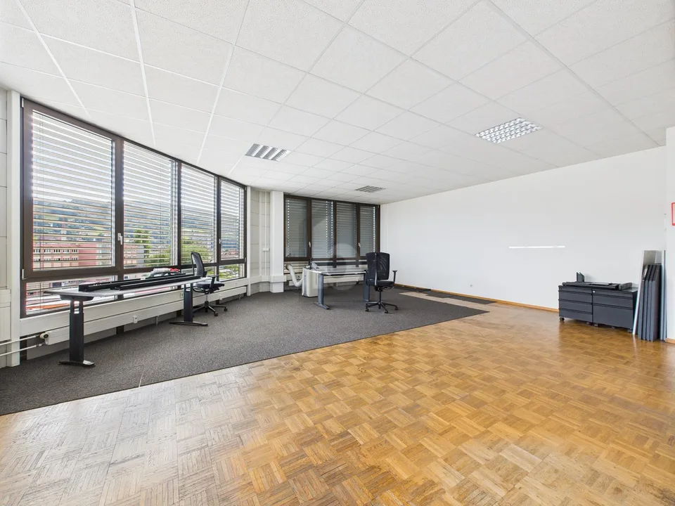 EMPLACEMENT COMMERCIAL ATTRACTIF AU CENTRE