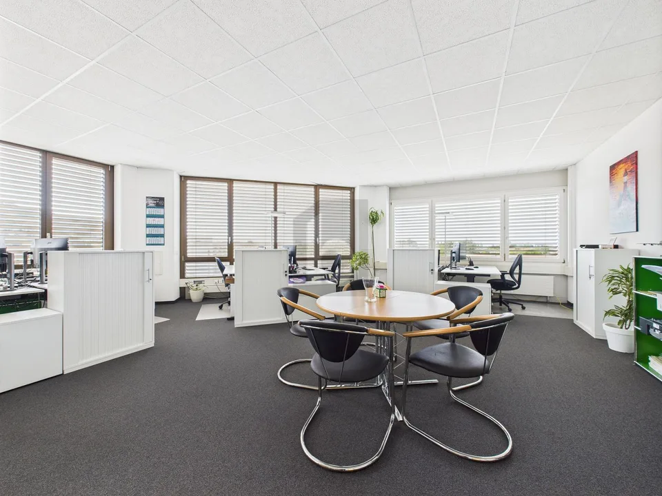 EMPLACEMENT COMMERCIAL ATTRACTIF AU CENTRE