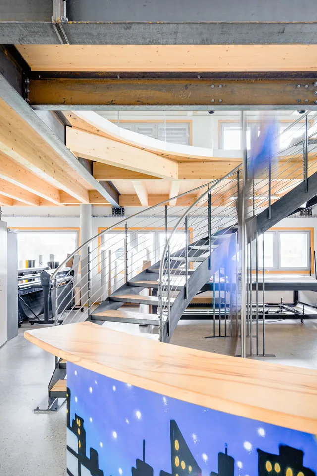 Vielseitige Gewerbefläche in Jegenstorf: Heller Showroom mit ca. 238 m²