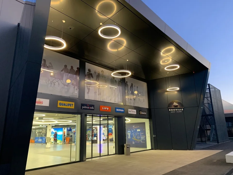 Surface commerciale 1280m2 - Centre commercial Rocville - Villeneuve