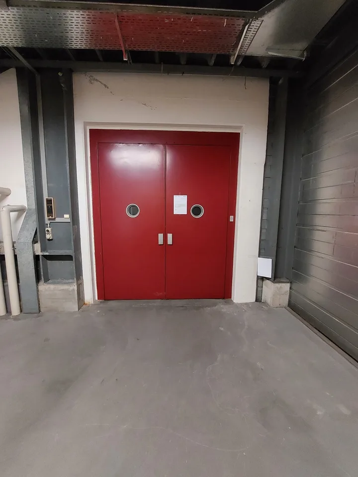 Werkstatt/Lager 190m2 - Nahe Autobahn und Verkehr - Lastenaufzug