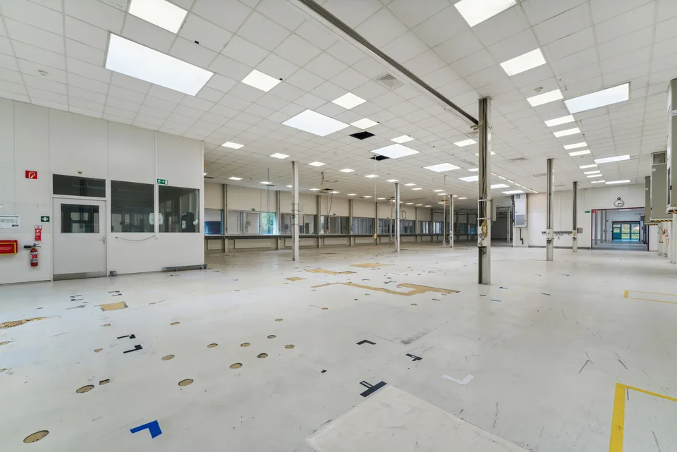 2'690 m2 - Laboratorio/produzione - Ingresso al Vallese