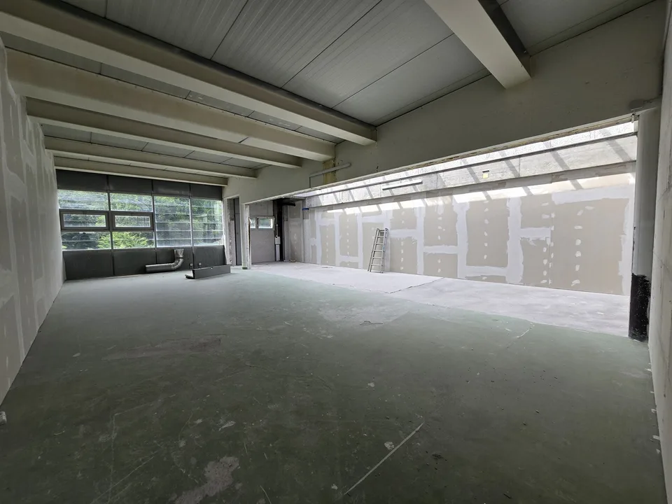Excellent location - Workshop / storage - 288m² - Crissier