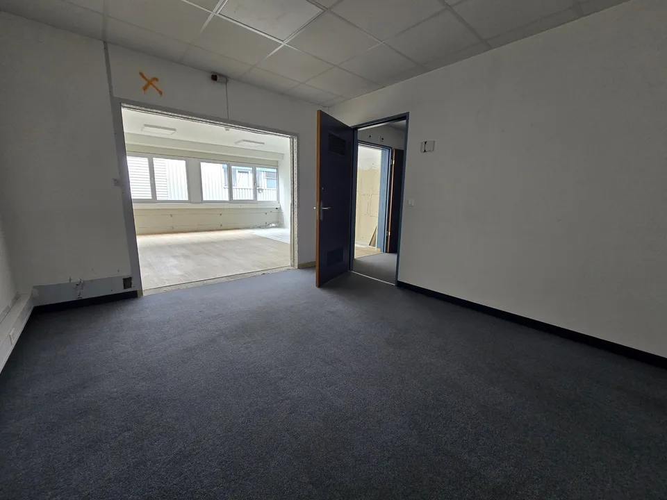 Ufficio di 218m2 - Vicinanza autostrada/stazione - Yverdon-les-Bains