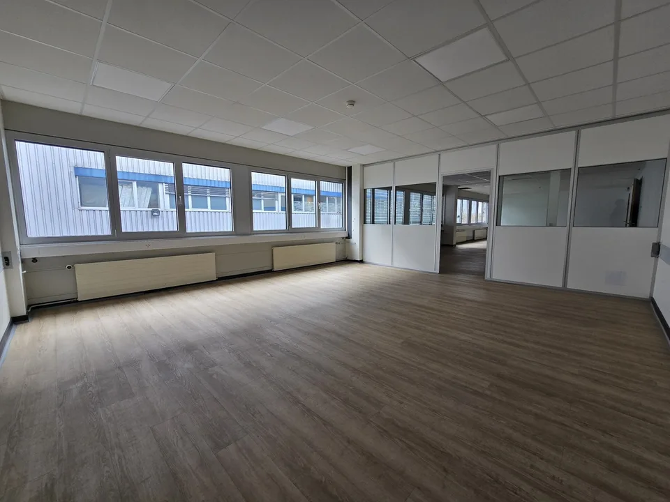 Ufficio di 218m2 - Vicinanza autostrada/stazione - Yverdon-les-Bains