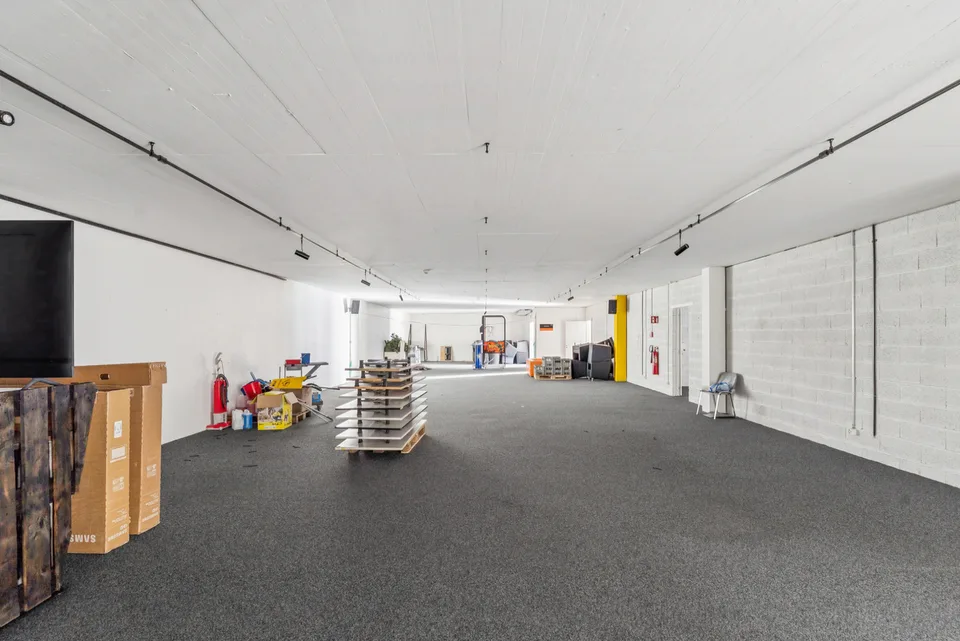 Werkstatt/Geschäftsfläche 622 m2 mit Küche - Modular - Nahe den Annehmlichkeiten