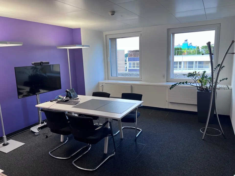 À louer – 1'410 m² de bureaux avec dépôt et parkings à Lausanne