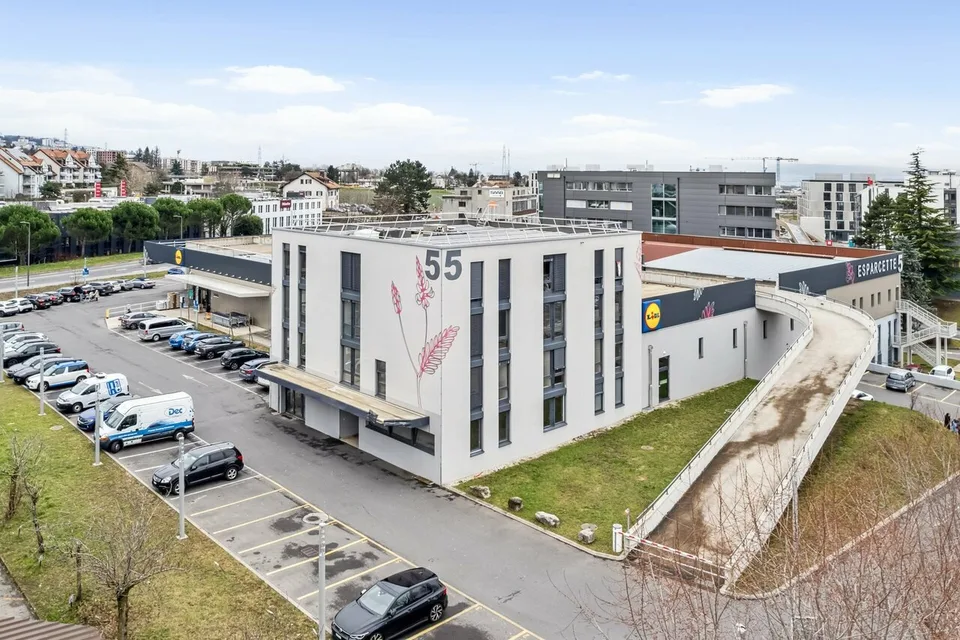 Leichter Workshop von etwa 82 m² sehr gut gelegen in Crissier