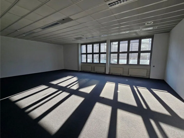 96m2 - Büro in der Nähe des Zentrums von Neuchâtel