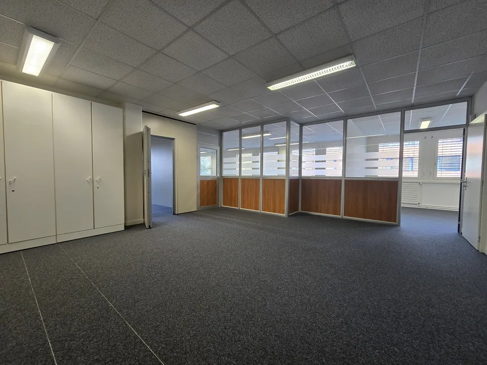Bureau lumineux de 156m2 - offre spéciale ! 2 premiers loyers offerts