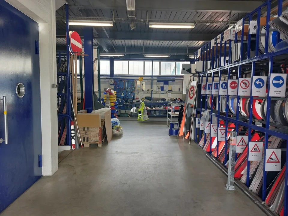 Handwerksgebäude 2671 m2 - Top-Lage - nah an allem!