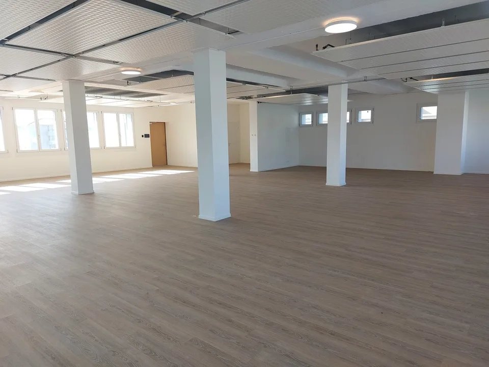 Affitto flessibile - Ufficio di 225m2 arredato - Disponibile subito - Vicino a tutto
