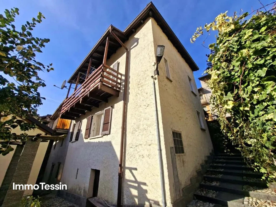 PREZZO TOP: Elegante casa unifamiliare con carattere in una buona posizione vicino a Bellinzona