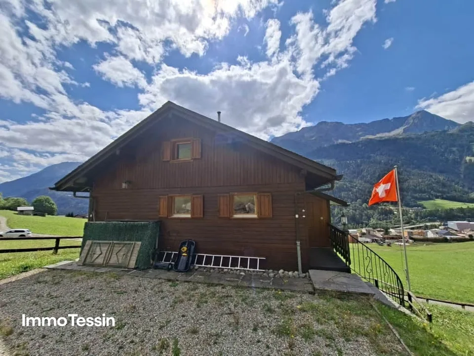 SECONDA CASA: Meraviglioso chalet con pregiate boiserie e appartamento indipendente in posizione soleggiata e isolata