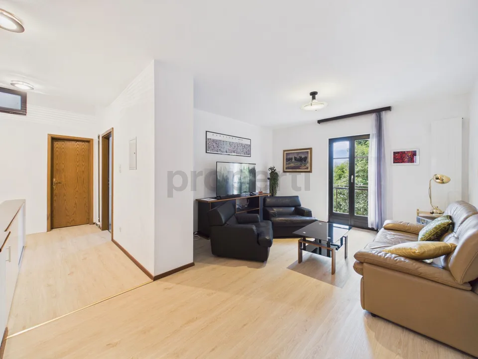 Maison jumelée à Viganello avec vue sur Lugano - idéale comme résidence ou investissement