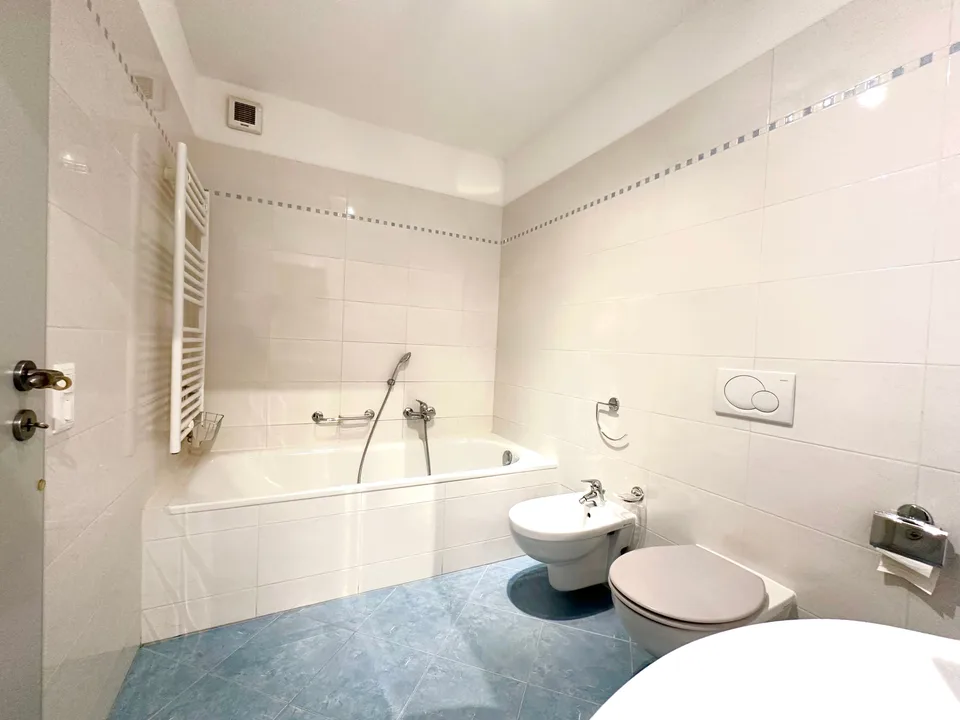 Elegante appartamento 4.5 locali con dotazioni moderne a Castel San Pietro