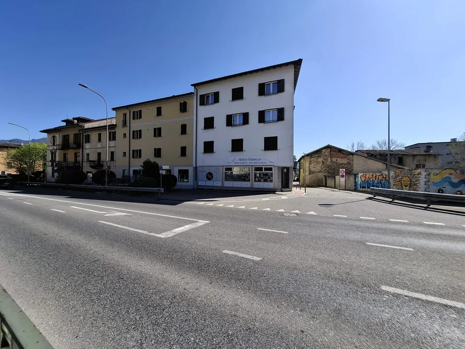 Propriété fantastique à Magliaso, Canton du Tessin - Immeuble générant des revenus