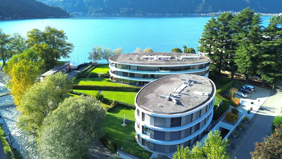 Appartamento 4.5  in bellissima posizione sul lago, PT con grande giardino / 4.5 Zimmer Wohnung in schöner Seelage, EG mit grossem Garten