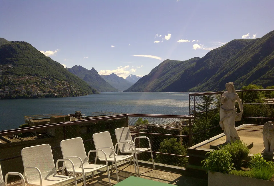 Appartamento ristrutturato con vista lago a Paradiso