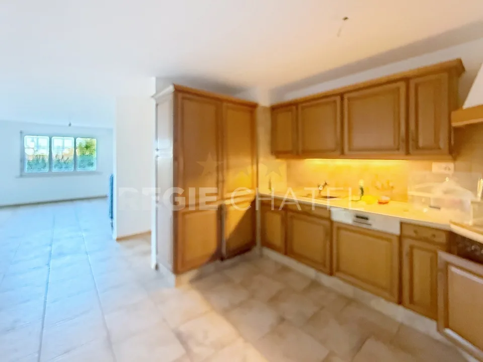 Appartement charmant avec terrasse et jardin