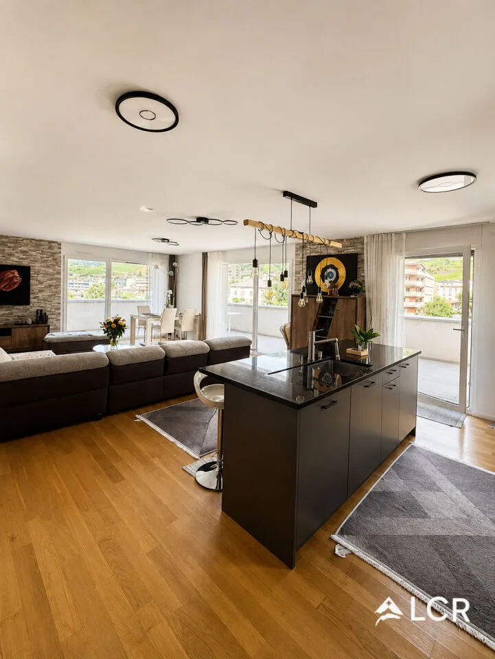 Magnifico Attico come Duplex con 4.5 Stanze / 3 Camere da Letto / 3 Bagni / 1 Grande Terrazza / Vista Meravigliosa