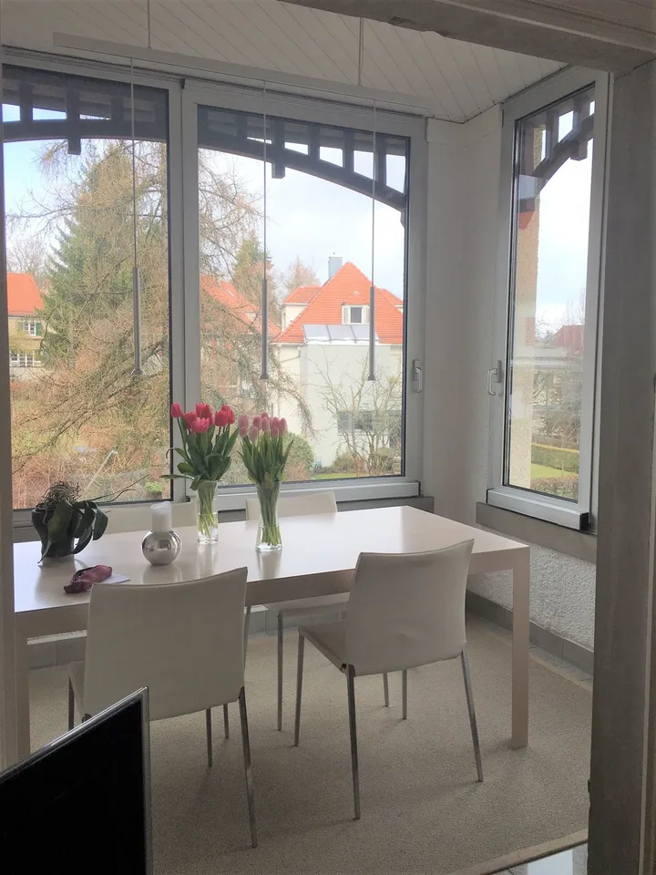 Attraktive 3 1/2 Zi. Wohnung mit verglastem Balkon
