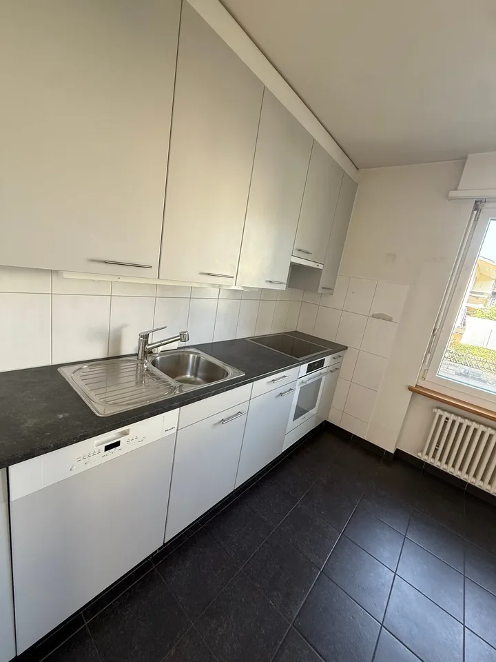 Helle 4-Zimmer-Wohnung mit Balkon in Pratteln