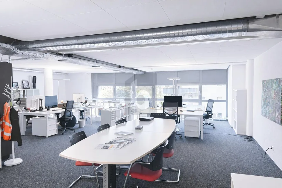MODERN, HELL UND IDEAL GELEGEN