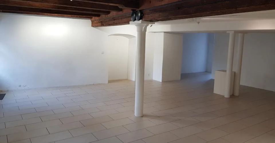 Valangin / Place de la Collégiale 2 - Gewerbliche Räumlichkeiten zu vermieten – Foto 6 von 12