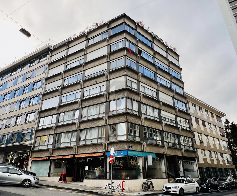 BEL ESPACE DE TRAVAIL AU CENTRE VILLE À SOUS-LOUER