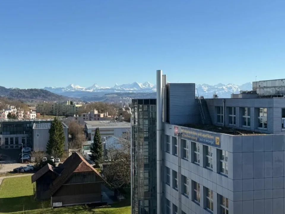 Traumhafte 4 ½ Zimmer-Attikawohnung mit Weitsicht auf die Berner Alpen