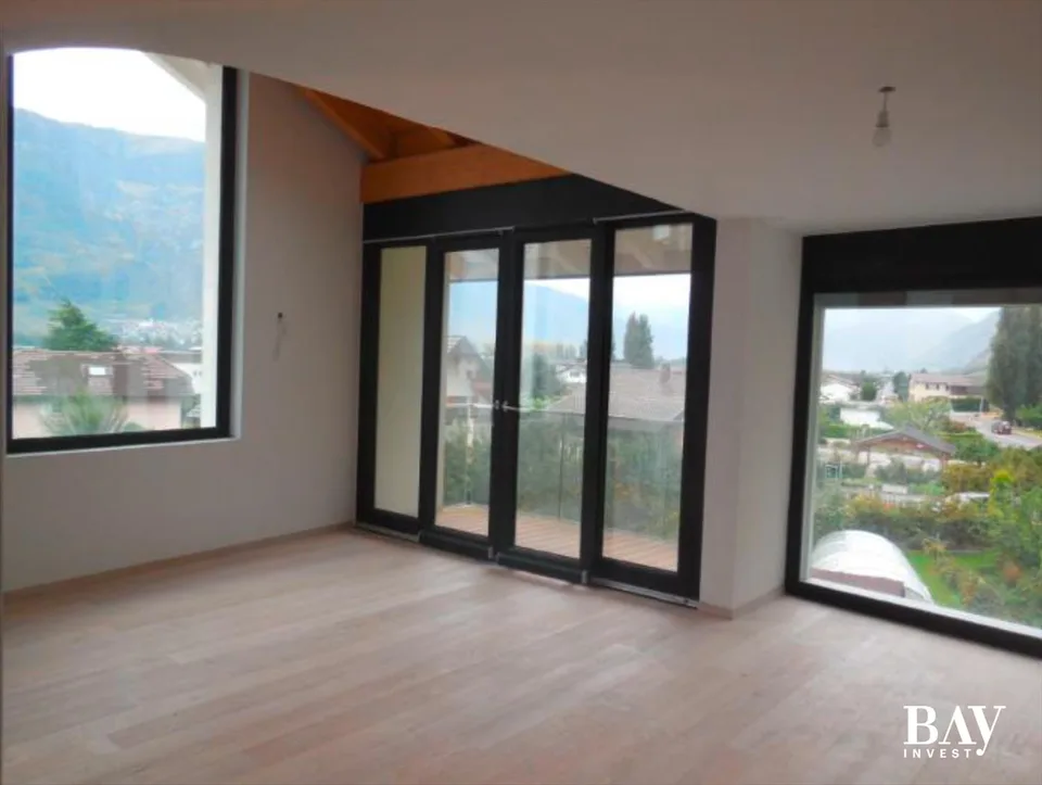 Triplex mit privatem Aufzug in einer wunderschönen Umgebung. Ausführung nach Wunsch des Mieters