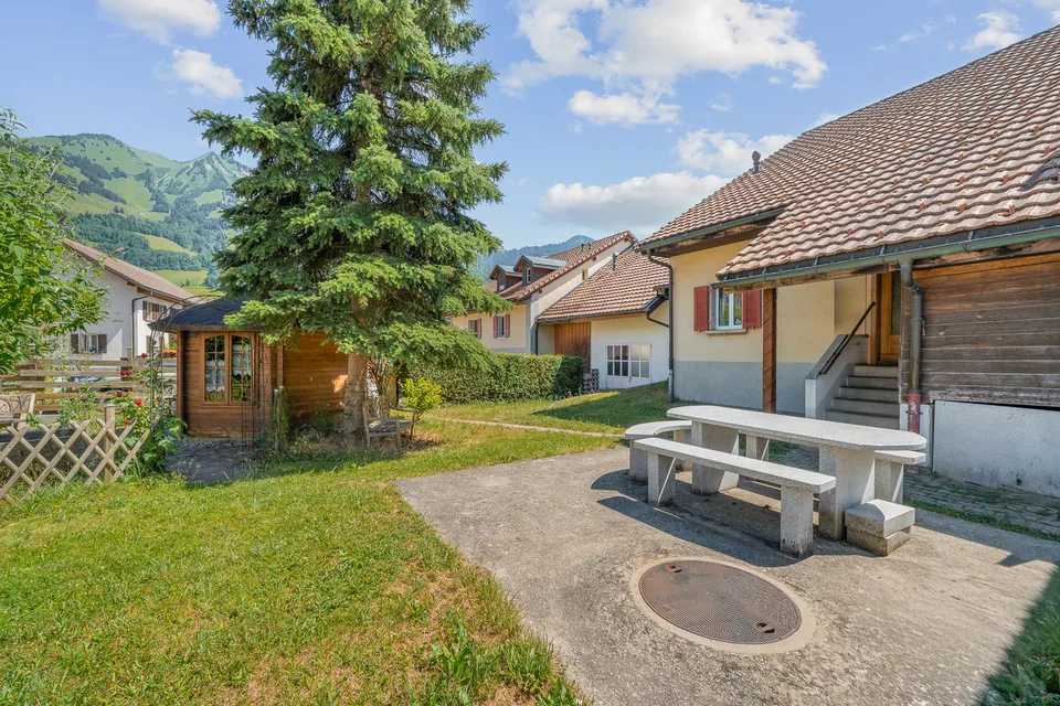Dorfhaus mit 3 Wohnungen, Garten und Grundstückspotenzial – Foto 28 von 28