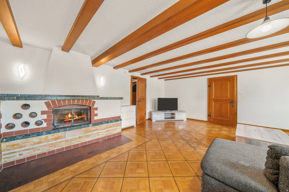 Dorfhaus mit 3 Wohnungen, Garten und Grundstückspotenzial – Foto 6 von 28