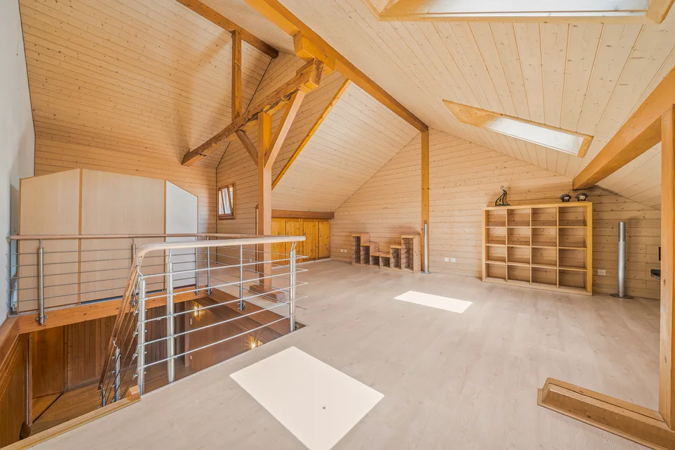 Dorfhaus mit 3 Wohnungen, Garten und Grundstückspotenzial – Foto 12 von 28