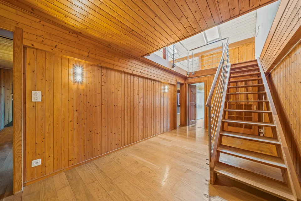 Dorfhaus mit 3 Wohnungen, Garten und Grundstückspotenzial – Foto 9 von 28