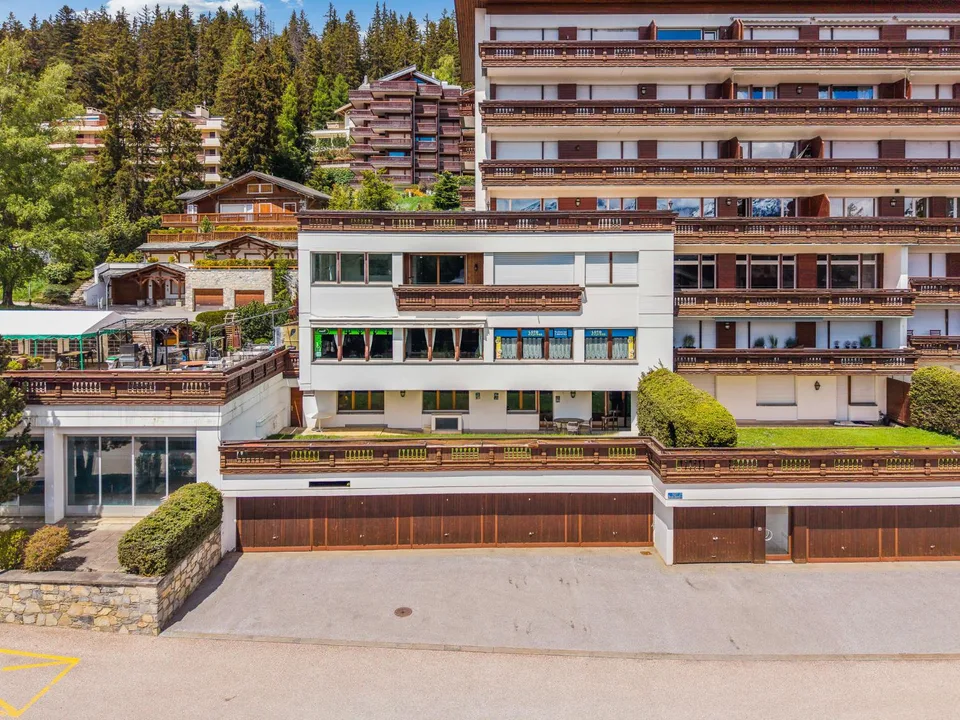 Sehr schönes 3.5-Zimmer-Apartment im Erdgeschoss mit Terrasse und Garten
