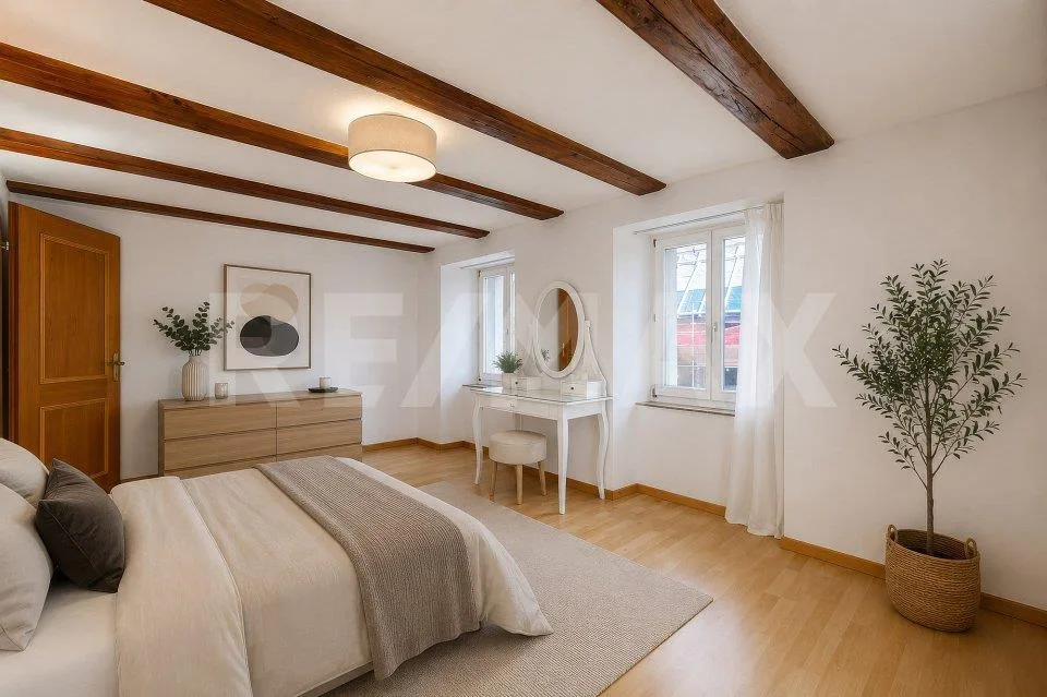 Ampia casa unifamiliare con capanno, giardino e molta privacy