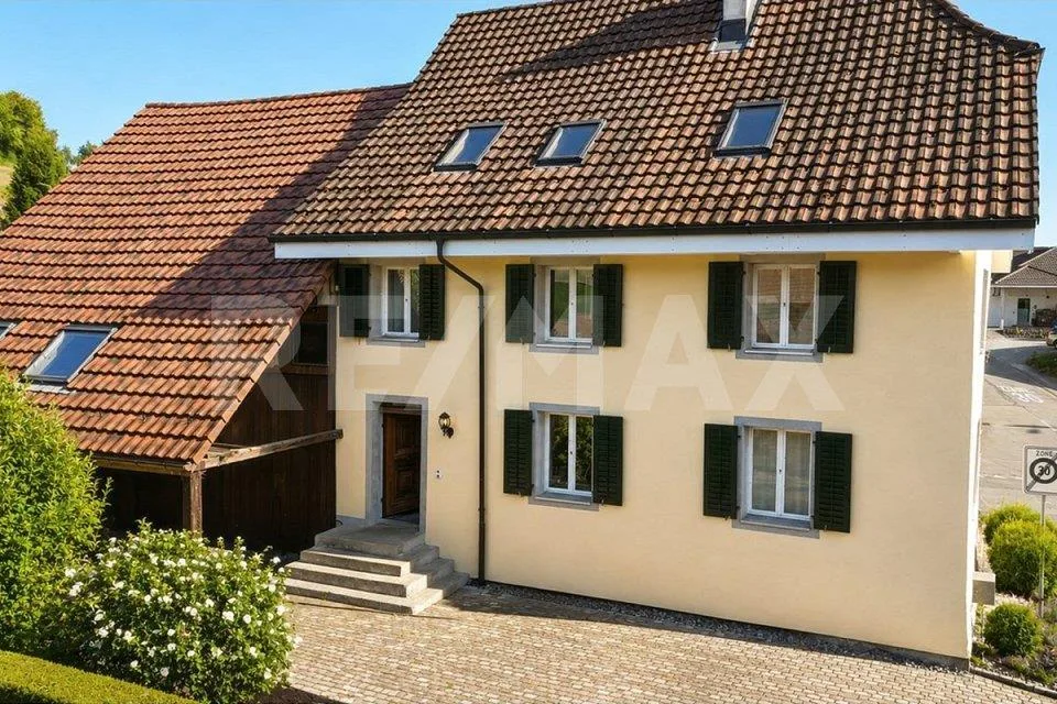 Grosszügiges Einfamilienhaus mit Schopf, Garten und viel Privatsphäre