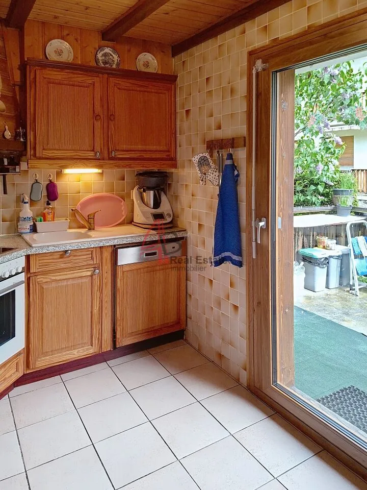 Chalet indipendente con giardino, terrazze e garage a Orsières