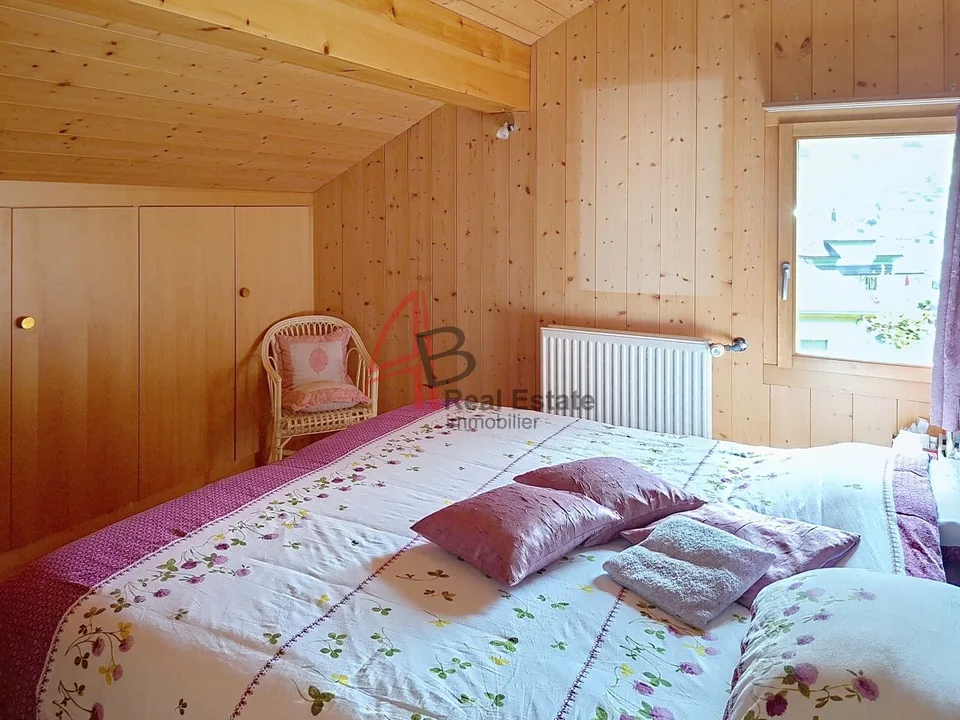 Chalet indipendente con giardino, terrazze e garage a Orsières